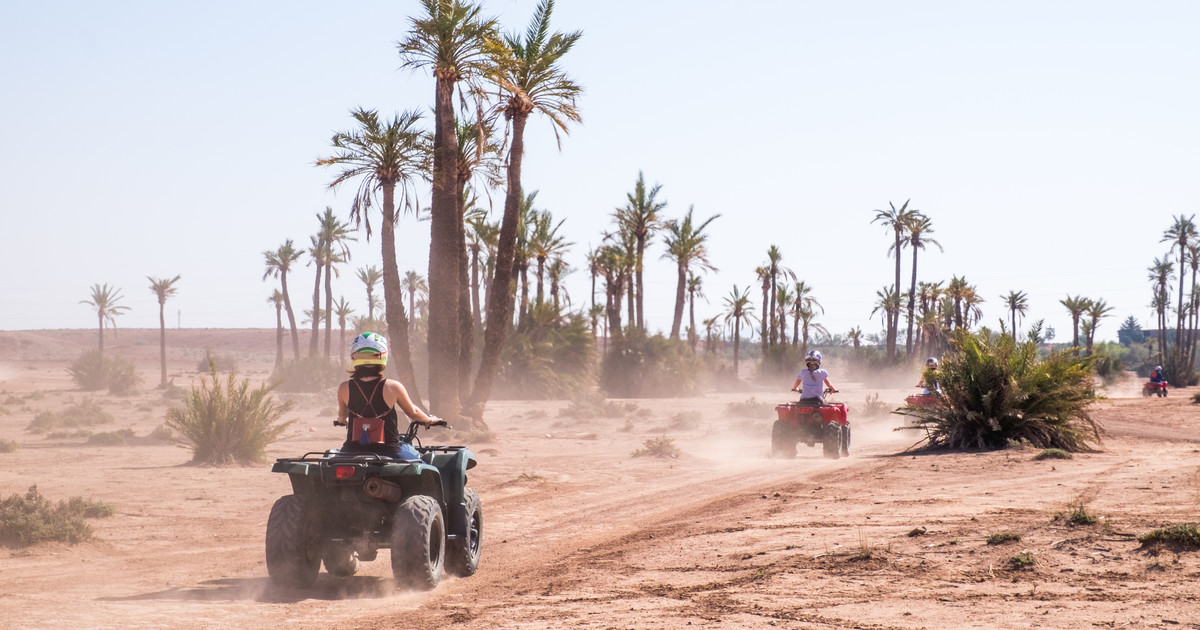 Actividad paseo en quad por agafay el desierto y palmeral
